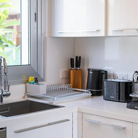 The Medview Garden House בית נופש פריווליה