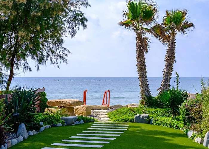 The Medview Garden House Дом отдыха Перволия