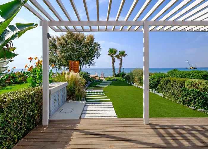 Casa de Férias The Medview Garden House Perivolia