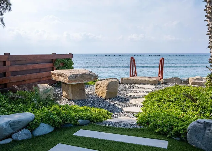 Casa de Férias The Medview Garden House Perivolia