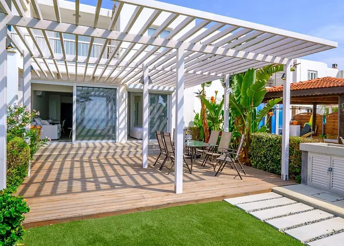 Casa de Férias The Medview Garden House Perivolia